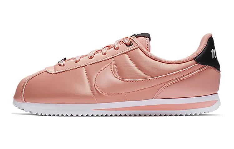 Кроссовки унисекс Nike Cortez Basic TXT VDAY GS розовые 35.5 EU, Розовый, Cortez Basic TXT VDAY GS
Кроссовки унисекс Nike Cortez Basic TXT VDAY GS розовые 35.5 EU, Розовый, Cortez Basic TXT VDAY GS