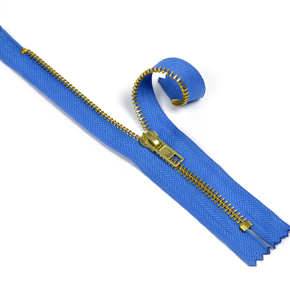 Молния MaxZipper джинсовая золото №5, 18см н/р цв.F213 васильковый уп.10шт, Синий;золотистый, Молнии
Молния MaxZipper джинсовая золото №5, 18см н/р цв.F213 васильковый уп.10шт, Синий;золотистый, Молнии