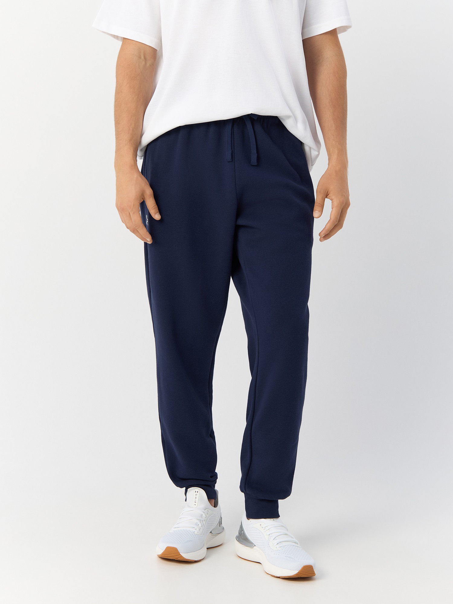 Спортивные брюки мужские Under Armour 1379774 синие XL, Синий, UA Rival Fleece Joggers
Спортивные брюки мужские Under Armour 1379774 синие XL, Синий, UA Rival Fleece Joggers