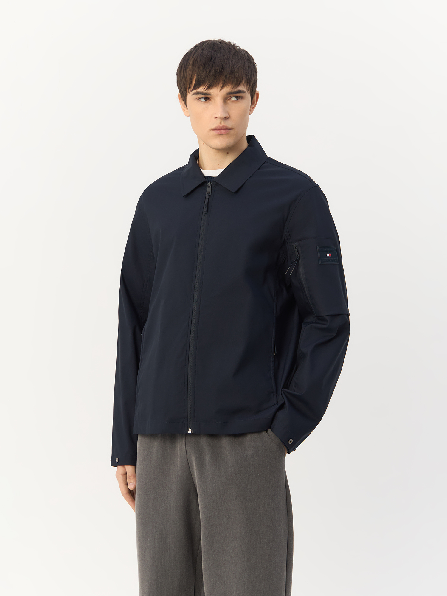 Куртка мужская Tommy Hilfiger Mens Tech Shirt Jacket MW0MW35712 синяя XL, Синий, Mens Tech Shirt Jacket
Куртка мужская Tommy Hilfiger Mens Tech Shirt Jacket MW0MW35712 синяя XL, Синий, Mens Tech Shirt Jacket