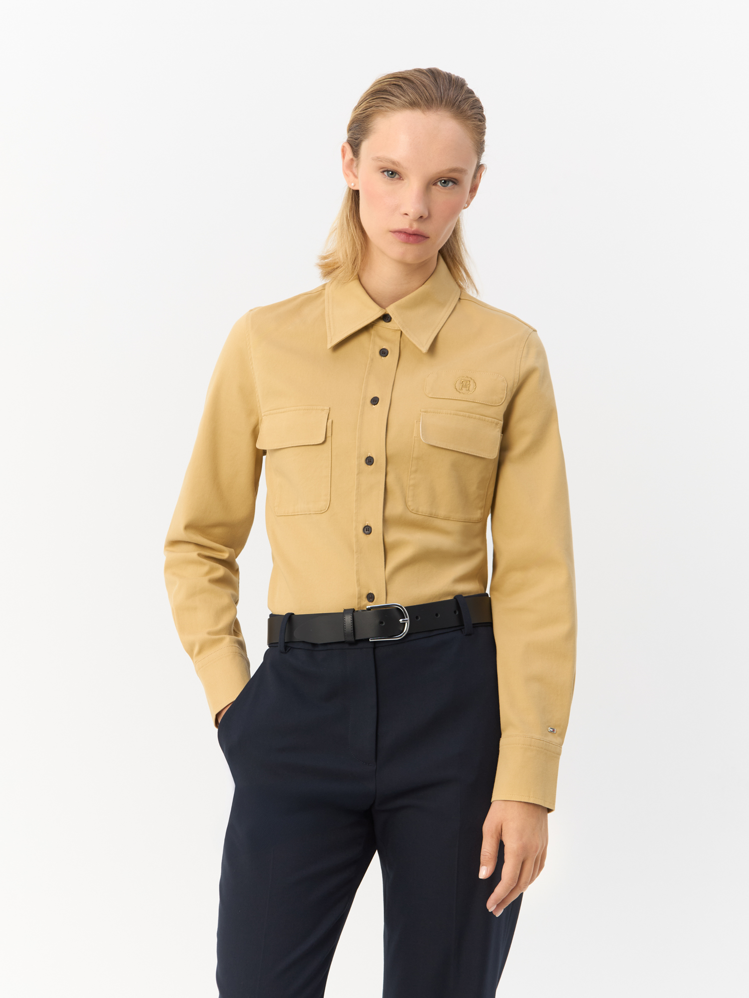 Рубашка женская Tommy Hilfiger Monogram Stamp Slim Shirt WW0WW42283 бежевая 38 EU, Бежевый, Monogram Stamp Slim Shirt
Рубашка женская Tommy Hilfiger Monogram Stamp Slim Shirt WW0WW42283 бежевая 38 EU, Бежевый, Monogram Stamp Slim Shirt