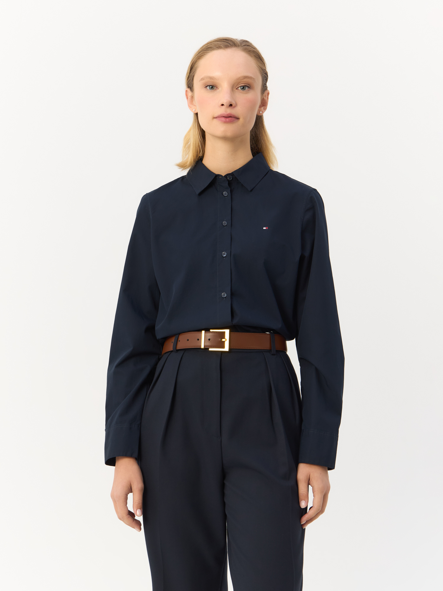 Рубашка женская Tommy Hilfiger Essential Regular Fit Poplin Shirt WW0WW43344 синяя 34 EU, Синий, Essential Regular Fit Poplin Shirt
Рубашка женская Tommy Hilfiger Essential Regular Fit Poplin Shirt WW0WW43344 синяя 34 EU, Синий, Essential Regular Fit Poplin Shirt