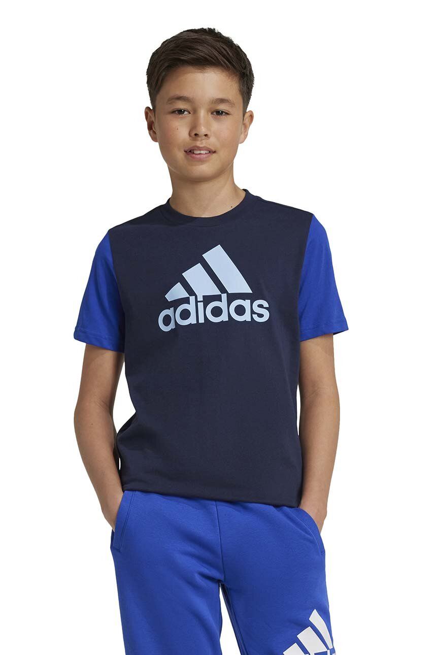 Футболка Adidas для мальчиков, IX9515, тёмно-синяя AA35, размер 164, Синий, Essentials Big Logo
Футболка Adidas для мальчиков, IX9515, тёмно-синяя AA35, размер 164, Синий, Essentials Big Logo