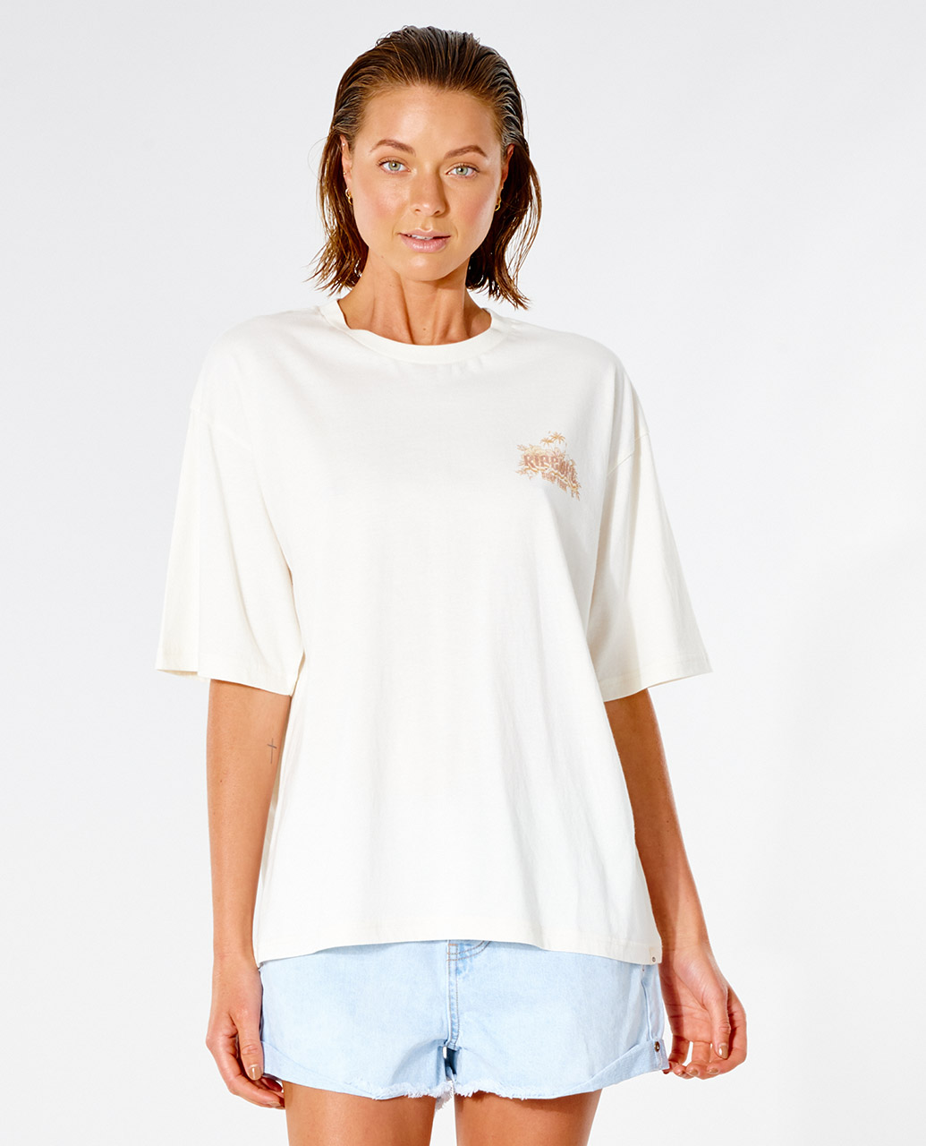 Футболка женская Rip Curl SURF TOUR HERITAGE FIT TEE белая L, SURF TOUR HERITAGE FIT TEE
Футболка женская Rip Curl SURF TOUR HERITAGE FIT TEE белая L, SURF TOUR HERITAGE FIT TEE