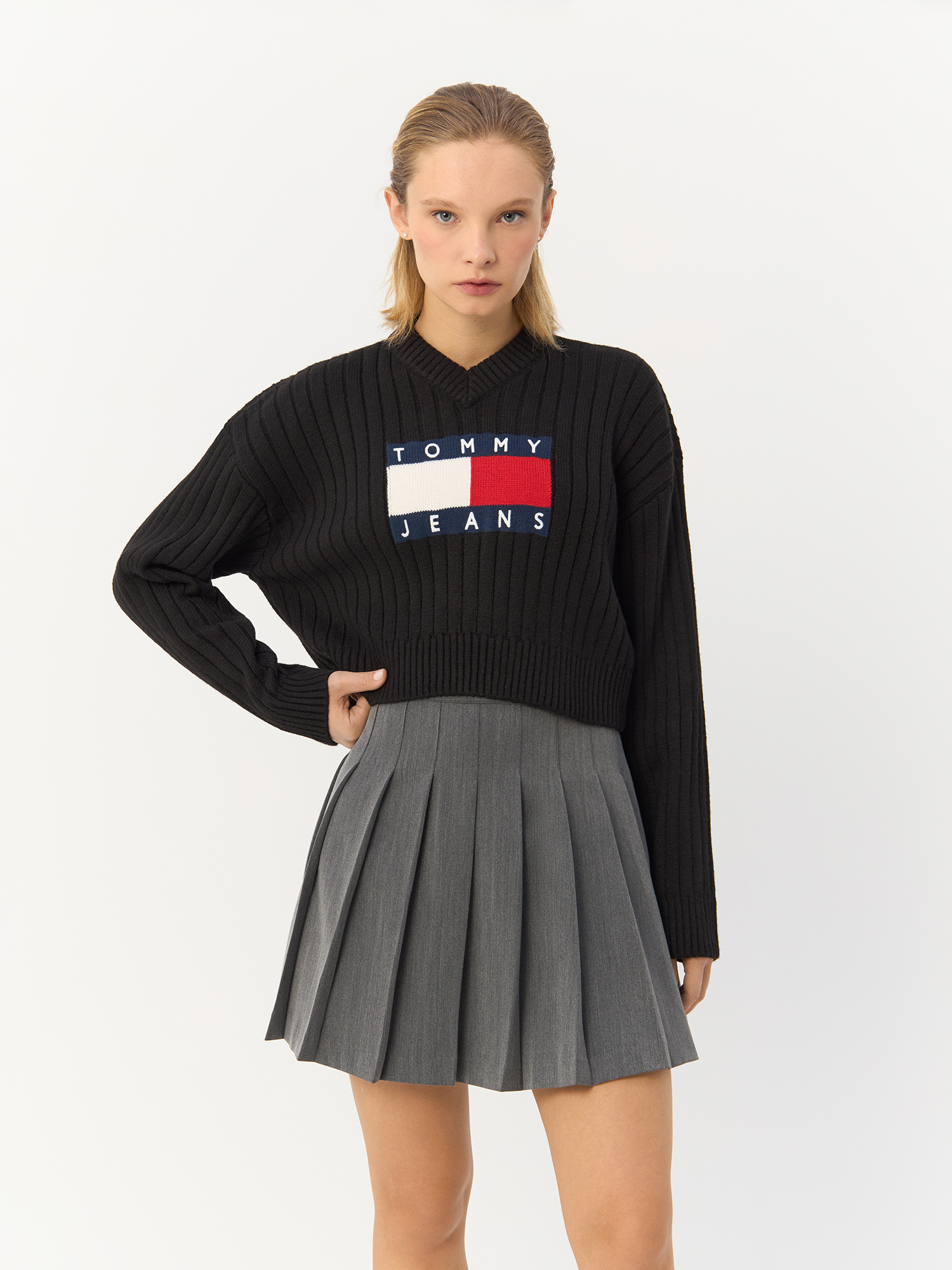 Пуловер женский Tommy Hilfiger Tjw Vnck Center Flag DW0DW18528 черный S, Tjw Vnck Center Flag
Пуловер женский Tommy Hilfiger Tjw Vnck Center Flag DW0DW18528 черный S, Tjw Vnck Center Flag