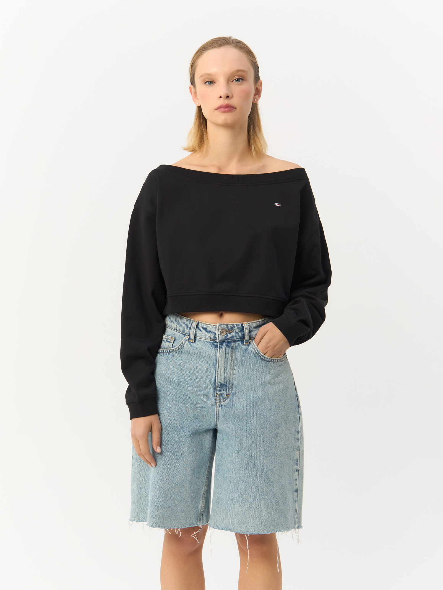 Свитшот женский TOMMY HILFIGER Oversized Hooded DW0DW17956 черный XL, Oversized Hooded
Свитшот женский TOMMY HILFIGER Oversized Hooded DW0DW17956 черный XL, Oversized Hooded