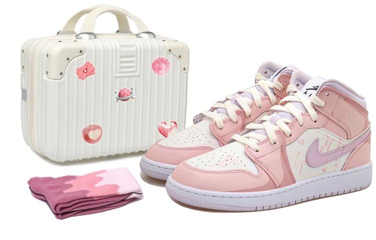 Кеды унисекс Jordan Air Jordan 1 Mid OKHR GS бежевые 36.5 EU, Бежевый, Air Jordan 1 Mid OKHR GS
Кеды унисекс Jordan Air Jordan 1 Mid OKHR GS бежевые 36.5 EU, Бежевый, Air Jordan 1 Mid OKHR GS