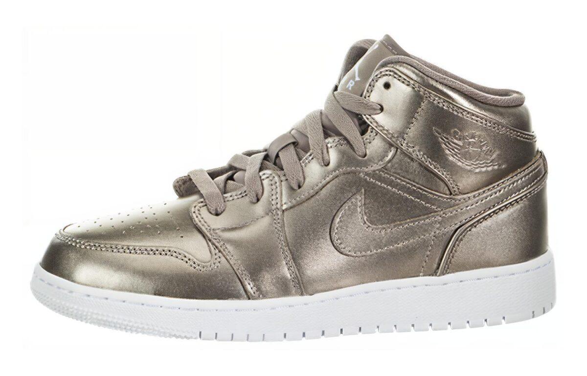 Кеды унисекс Jordan Air Jordan 1 Mid SE GS золотистые 36.5 EU, Золотистый, Air Jordan 1 Mid SE GS
Кеды унисекс Jordan Air Jordan 1 Mid SE GS золотистые 36.5 EU, Золотистый, Air Jordan 1 Mid SE GS