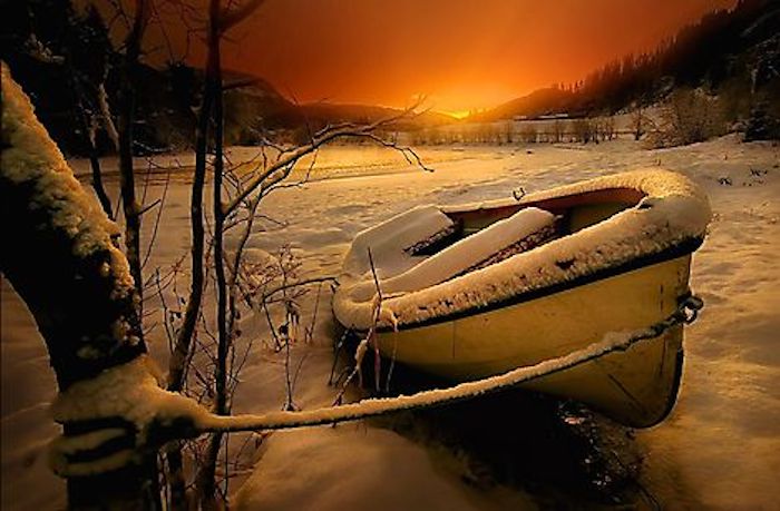 фото Набор алмазной мозаики яркие грани лодка в снегу, размер 50х33 см, 51 цвет