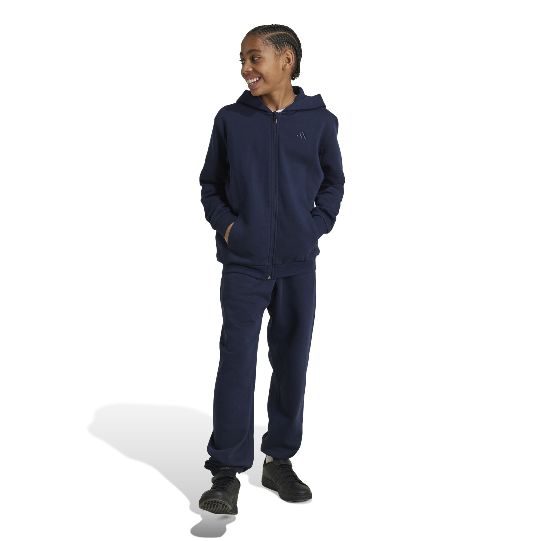 Костюм Adidas для мальчиков, спортивный, IW0928, тёмно-синий AA35, размер 176, 1 шт., IW0928
Костюм Adidas для мальчиков, спортивный, IW0928, тёмно-синий AA35, размер 176, 1 шт., IW0928