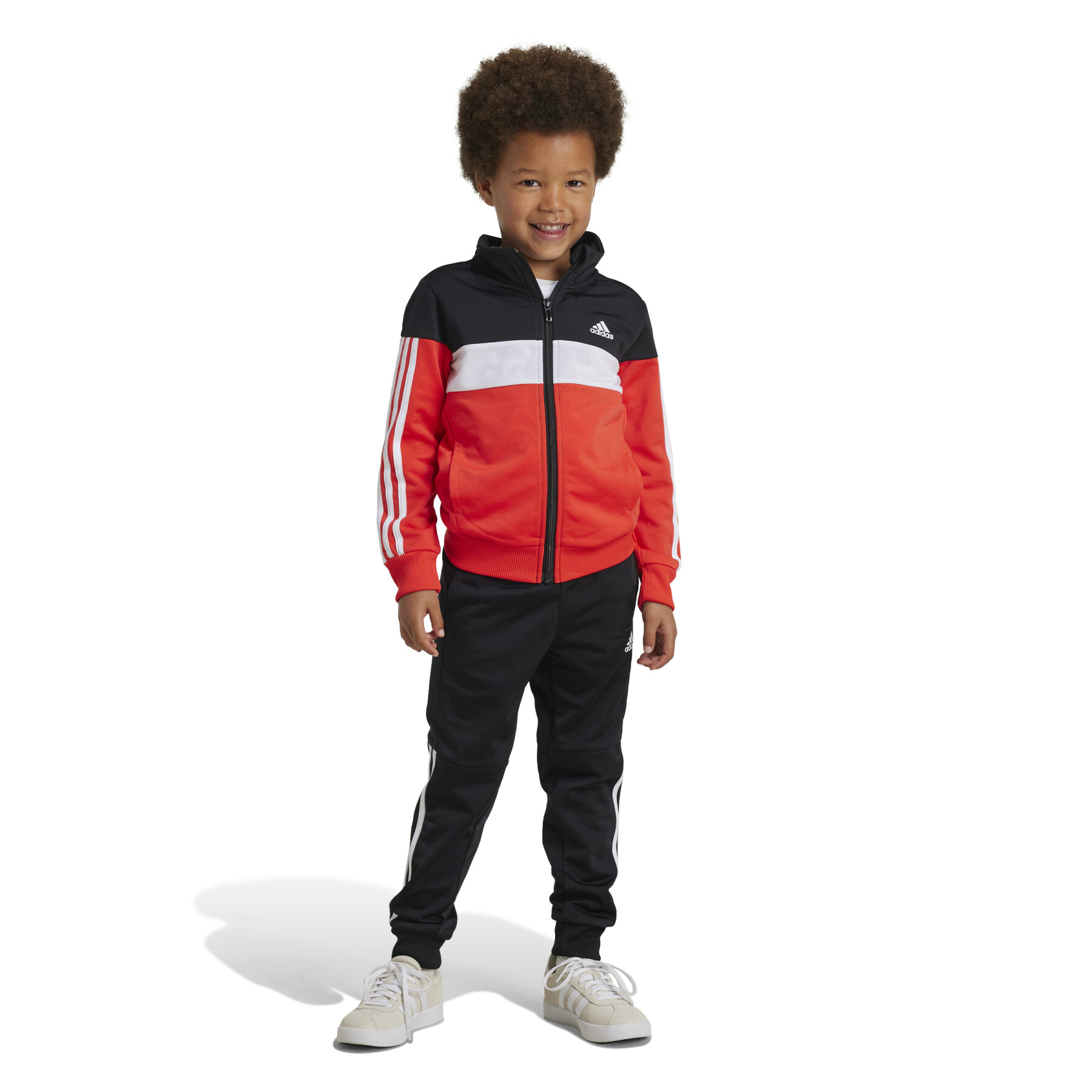 Костюм Adidas для мальчиков, спортивный, IY1806, чёрный 095A, размер 122, 1 шт., Черный, IY1806
Костюм Adidas для мальчиков, спортивный, IY1806, чёрный 095A, размер 122, 1 шт., Черный, IY1806
