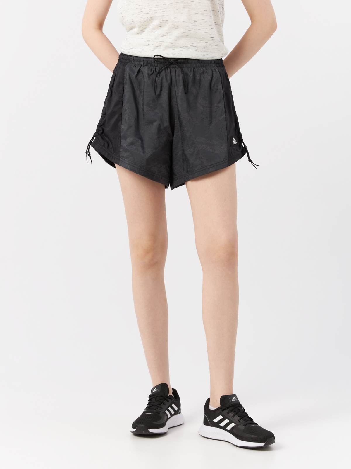 Спортивные шорты женские Adidas Sportswear Woven Lightweight H39720 черные S, Черный, Sportswear Woven Lightweight
Спортивные шорты женские Adidas Sportswear Woven Lightweight H39720 черные S, Черный, Sportswear Woven Lightweight