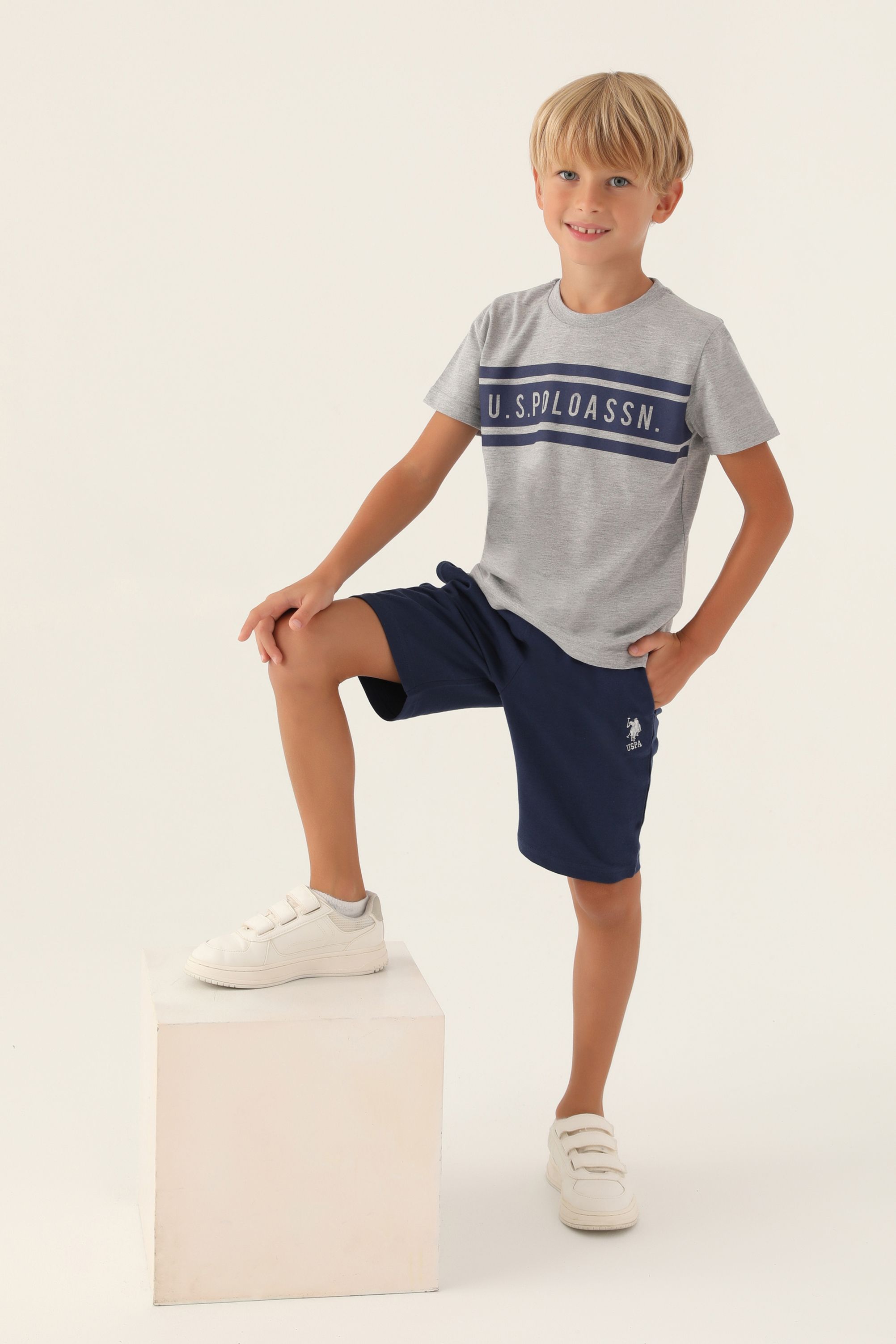 Костюм повседневный U.S Polo Assn. G083SZ0HF0US1766, серый, темно-синий, 110, Серый;синий, G083SZ0HF0US1766
Костюм повседневный U.S Polo Assn. G083SZ0HF0US1766, серый, темно-синий, 110, Серый;синий, G083SZ0HF0US1766