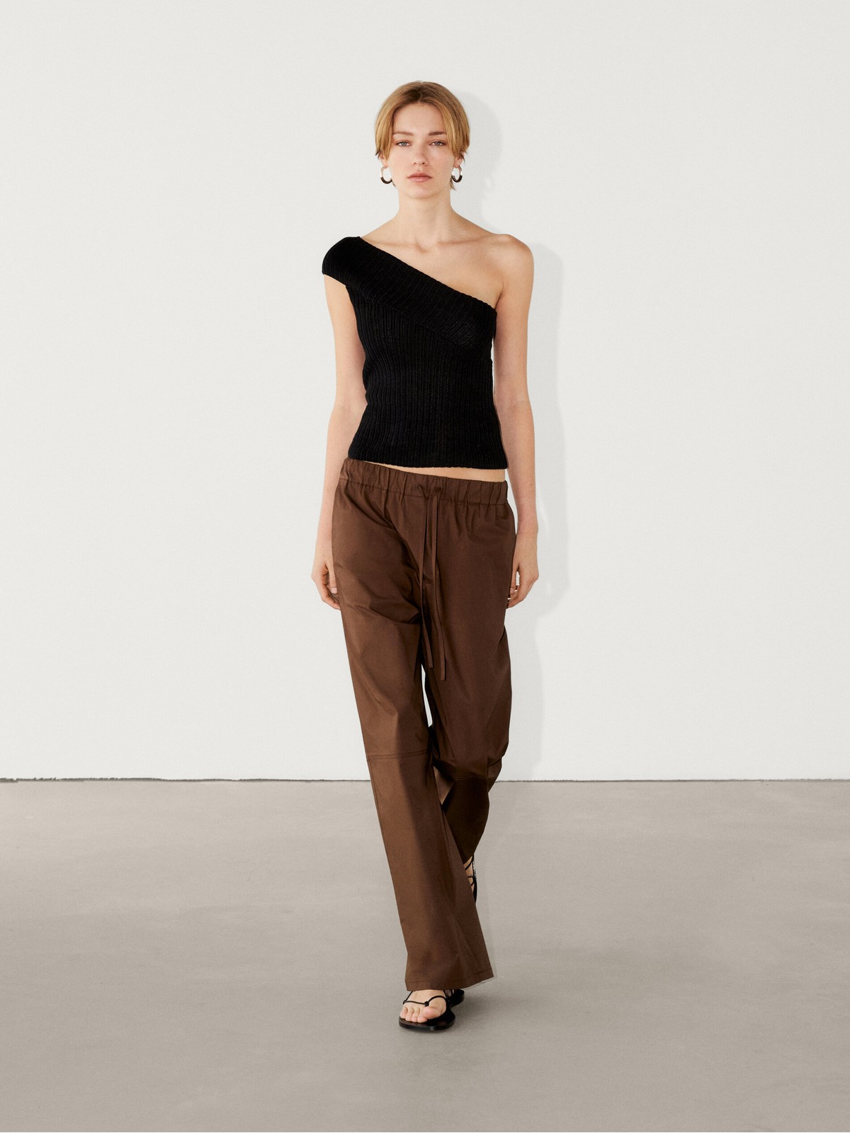 Брюки женские Massimo Dutti 5004/704-I2024 коричневые 38 EU, Коричневый, 5004/704-I2024
Брюки женские Massimo Dutti 5004/704-I2024 коричневые 38 EU, Коричневый, 5004/704-I2024