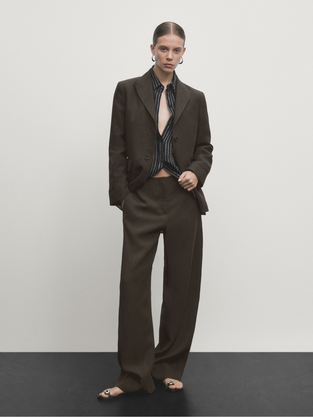 Брюки женские Massimo Dutti 5073/905-I2024 коричневые 42 EU, Коричневый, 5073/905-I2024
Брюки женские Massimo Dutti 5073/905-I2024 коричневые 42 EU, Коричневый, 5073/905-I2024