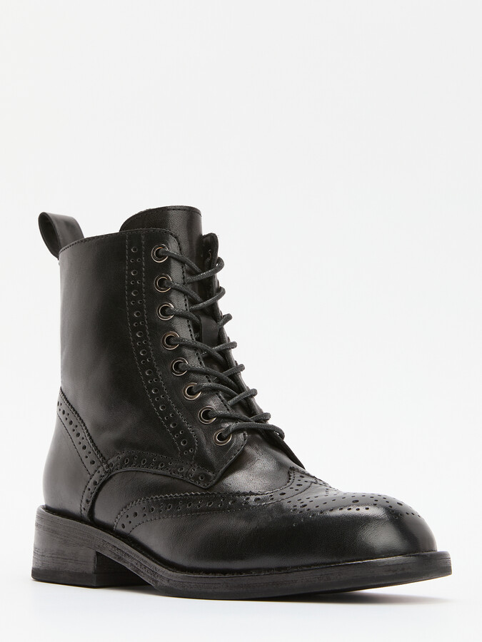 Ботинки женские Tendance SW2396-13 черные 39 EU, Черный, SW2396-13
Ботинки женские Tendance SW2396-13 черные 39 EU, Черный, SW2396-13