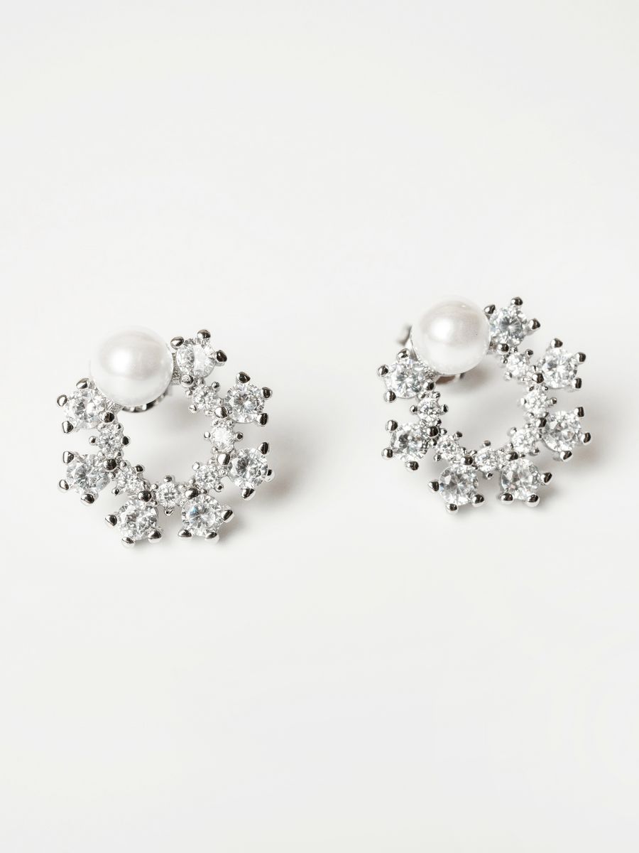 Серьги пусеты из латуни SHINE & BEAUTY 82420-9, жемчуг искусственный/кристалл, 82420-9
Серьги пусеты из латуни SHINE & BEAUTY 82420-9, жемчуг искусственный/кристалл, 82420-9