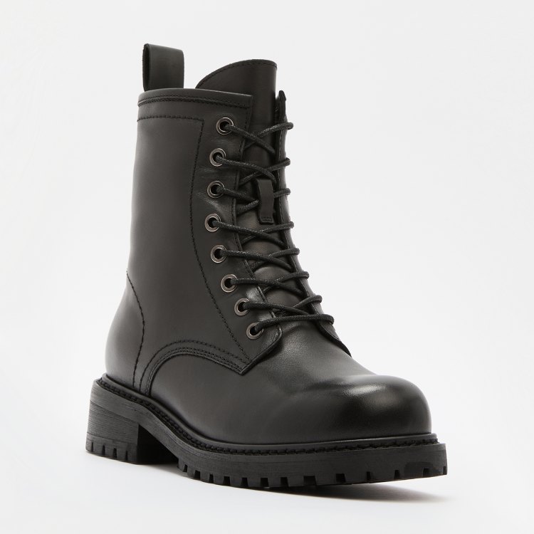 Ботинки женские Tendance SW2020-30 черные 39 EU, Черный, SW2020-30
Ботинки женские Tendance SW2020-30 черные 39 EU, Черный, SW2020-30