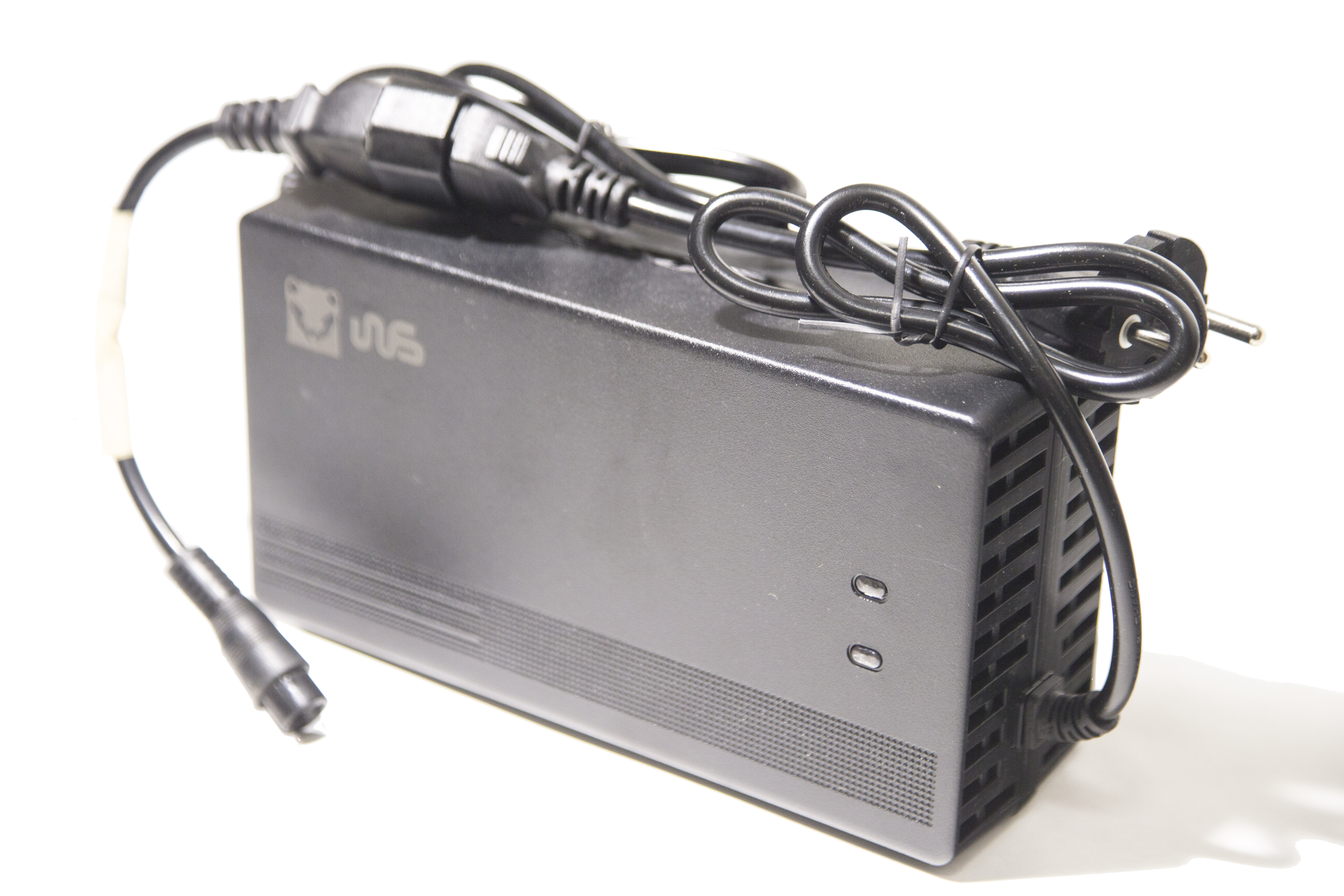 White Siberia Зарядное устройство WS 54.6V (48V) 5A для всех моделей электросамокатов, Зарядное устройство WS 54.6V (48V) 5A для всех моделей электросамокатов
White Siberia Зарядное устройство WS 54.6V (48V) 5A для всех моделей электросамокатов, Зарядное устройство WS 54.6V (48V) 5A для всех моделей электросамокатов
