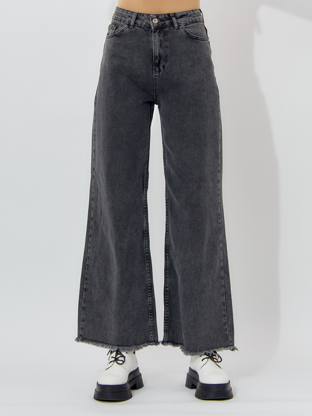 Джинсы женские MTFORCE 551_298 серые 44 RU, 551_298
Джинсы женские MTFORCE 551_298 серые 44 RU, 551_298