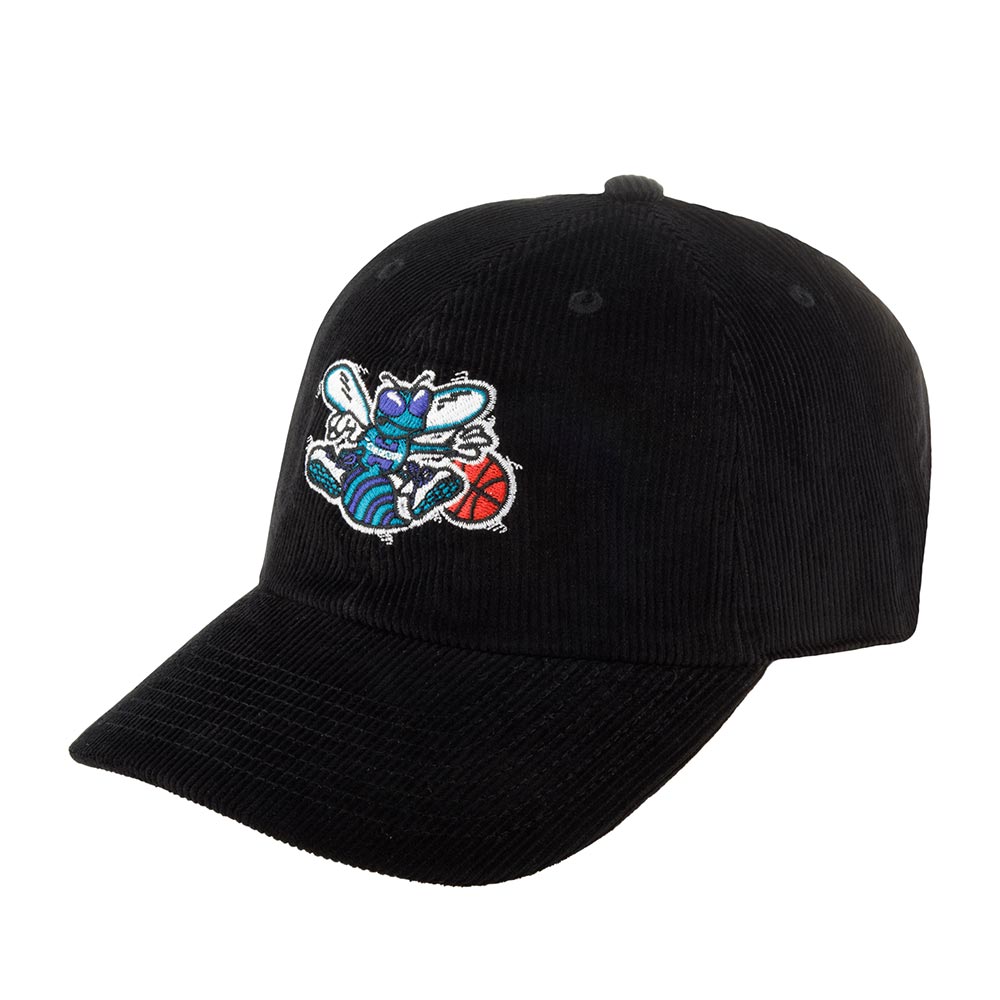 Бейсболка унисекс Mitchell&Ness HLUX4800-CHOYYPPPBLCK черная, Черный, HLUX4800-CHOYYPPPBLCK
Бейсболка унисекс Mitchell&Ness HLUX4800-CHOYYPPPBLCK черная, Черный, HLUX4800-CHOYYPPPBLCK