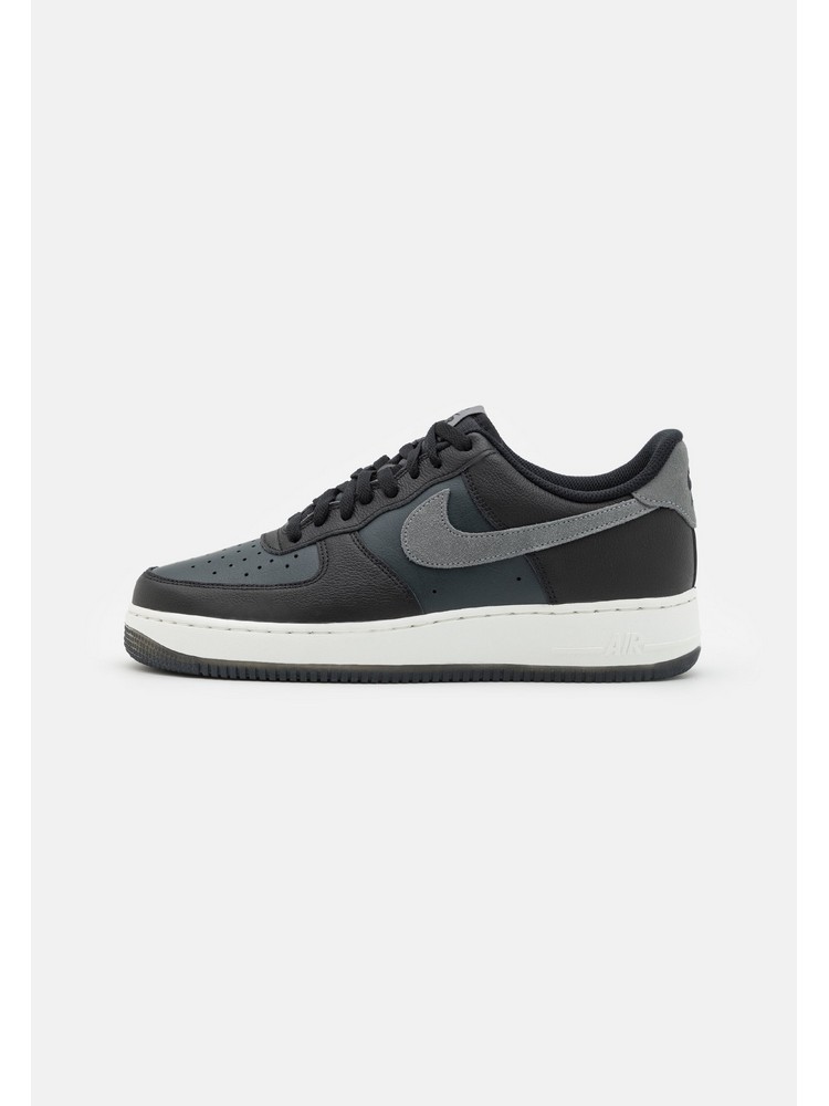Кеды мужские Nike Air Force 1 '07 low черные 40.5 EU, Черный, Air Force 1 '07 low
Кеды мужские Nike Air Force 1 '07 low черные 40.5 EU, Черный, Air Force 1 '07 low