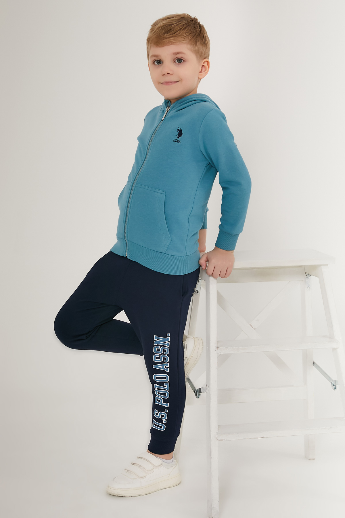 Костюм повседневный US Polo Assn G083SZ0HF0US1510_VR212, темно-синий, бирюзовый, 140, G083SZ0HF0US1510_VR212
Костюм повседневный US Polo Assn G083SZ0HF0US1510_VR212, темно-синий, бирюзовый, 140, G083SZ0HF0US1510_VR212