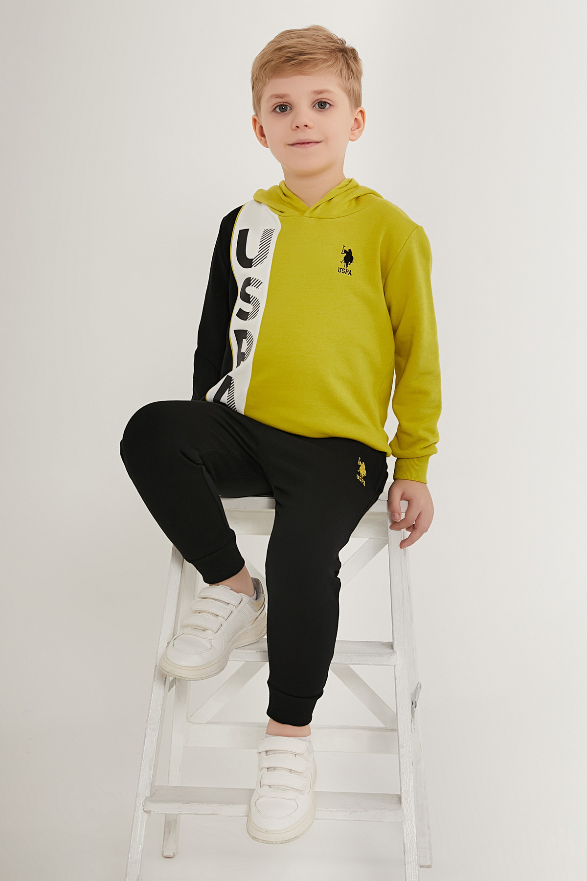 Костюм повседневный US Polo Assn G083SZ0HF0US1566_VR087, черный, салатовый, 152, Черный;зеленый, G083SZ0HF0US1566_VR087
Костюм повседневный US Polo Assn G083SZ0HF0US1566_VR087, черный, салатовый, 152, Черный;зеленый, G083SZ0HF0US1566_VR087