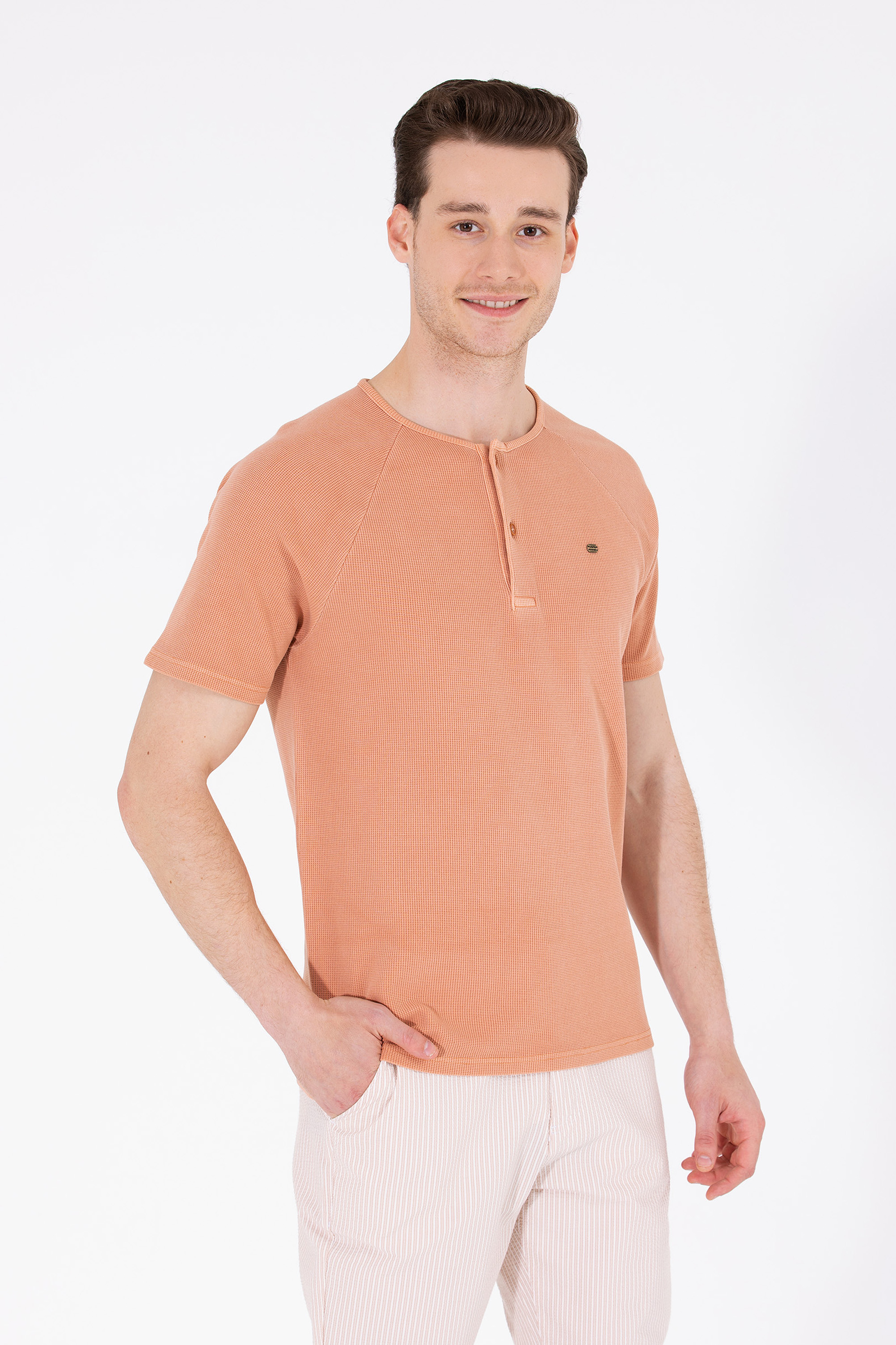 Футболка мужская U.S. POLO Assn. G081SZ011-000-1573941-FANO_VR042_S оранжевая S, Оранжевый, G081SZ011-000-1573941-FANO
Футболка мужская U.S. POLO Assn. G081SZ011-000-1573941-FANO_VR042_S оранжевая S, Оранжевый, G081SZ011-000-1573941-FANO