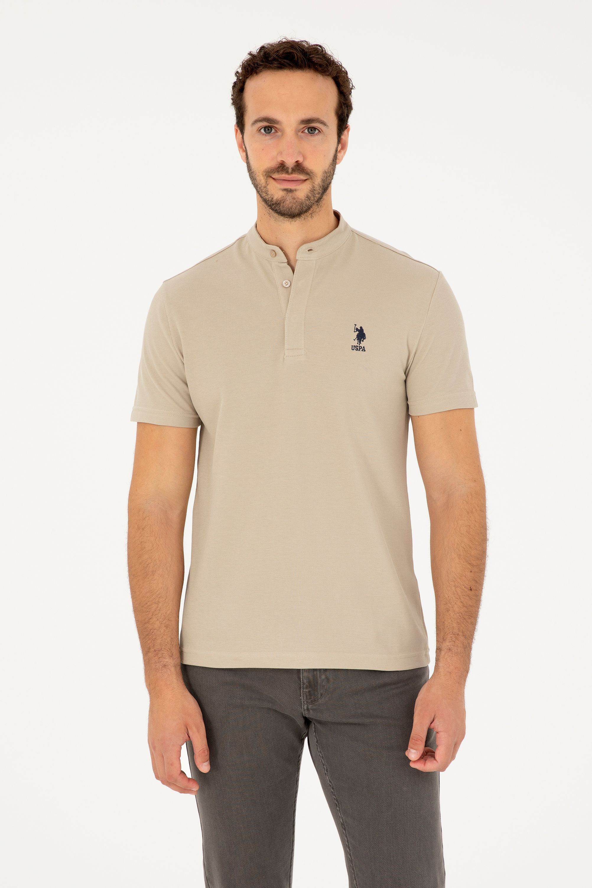 Футболка мужская US Polo Assn G081GL0110SANCHOIY024 бежевая M, Бежевый, G081GL0110SANCHOIY024
Футболка мужская US Polo Assn G081GL0110SANCHOIY024 бежевая M, Бежевый, G081GL0110SANCHOIY024