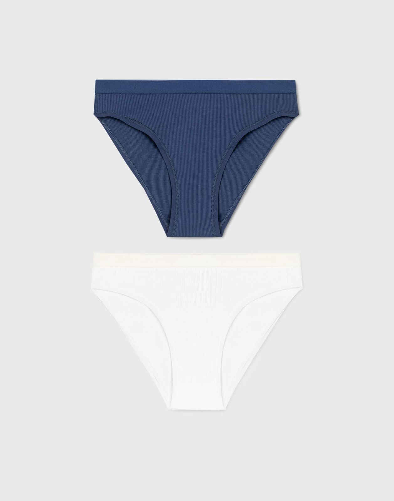 Комплект трусов для девочки 2 шт. Gloria Jeans GUW008980 синий/белый 6-8л/128, GUW008980
Комплект трусов для девочки 2 шт. Gloria Jeans GUW008980 синий/белый 6-8л/128, GUW008980
