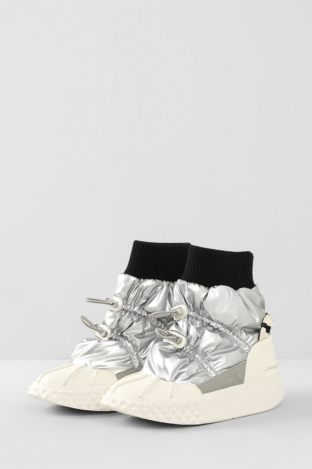 Дутики женские 4Ccccees 7CS.CY117925.T серебристые 39 EU, Серебристый, 7CS.CY117925.T 
Дутики женские 4Ccccees 7CS.CY117925.T серебристые 39 EU, Серебристый, 7CS.CY117925.T