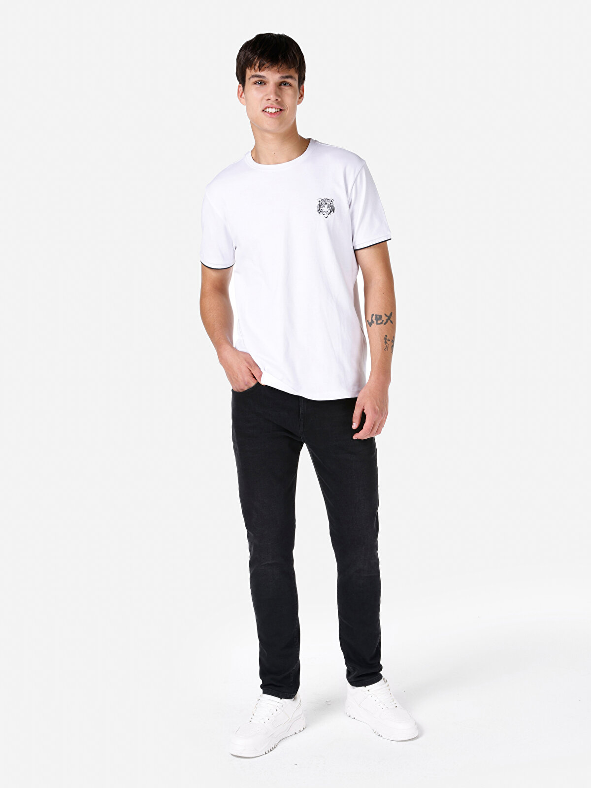 Джинсы мужские Colin's CL1067168 черные 27/32, Черный, CL1067168 
Джинсы мужские Colin's CL1067168 черные 27/32, Черный, CL1067168