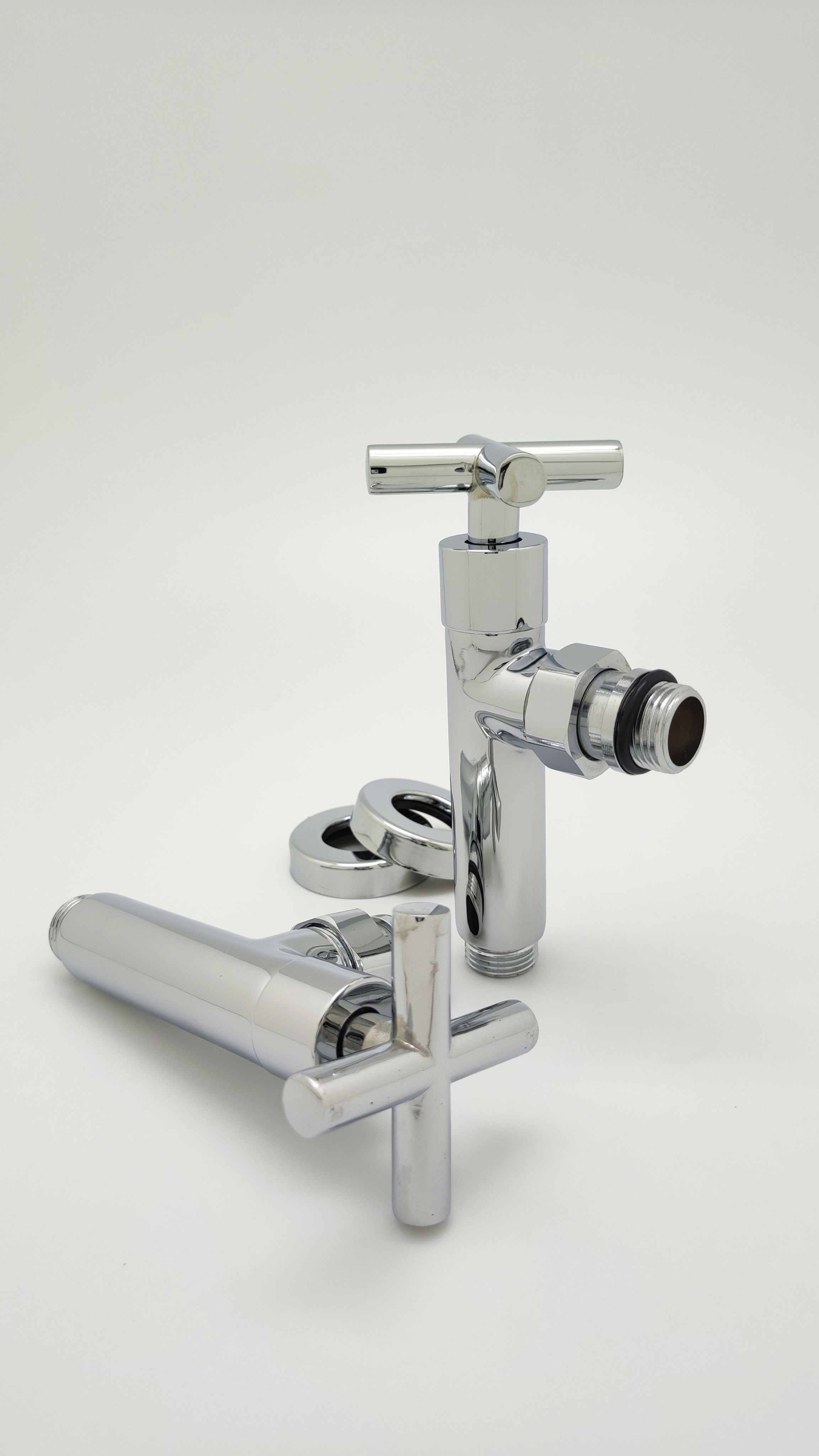 Вентиль угловой кран для полотенцесушителя крестовой 1/2"ш х 1/2"ш, KV11-LMM022
Вентиль угловой кран для полотенцесушителя крестовой 1/2"ш х 1/2"ш, KV11-LMM022