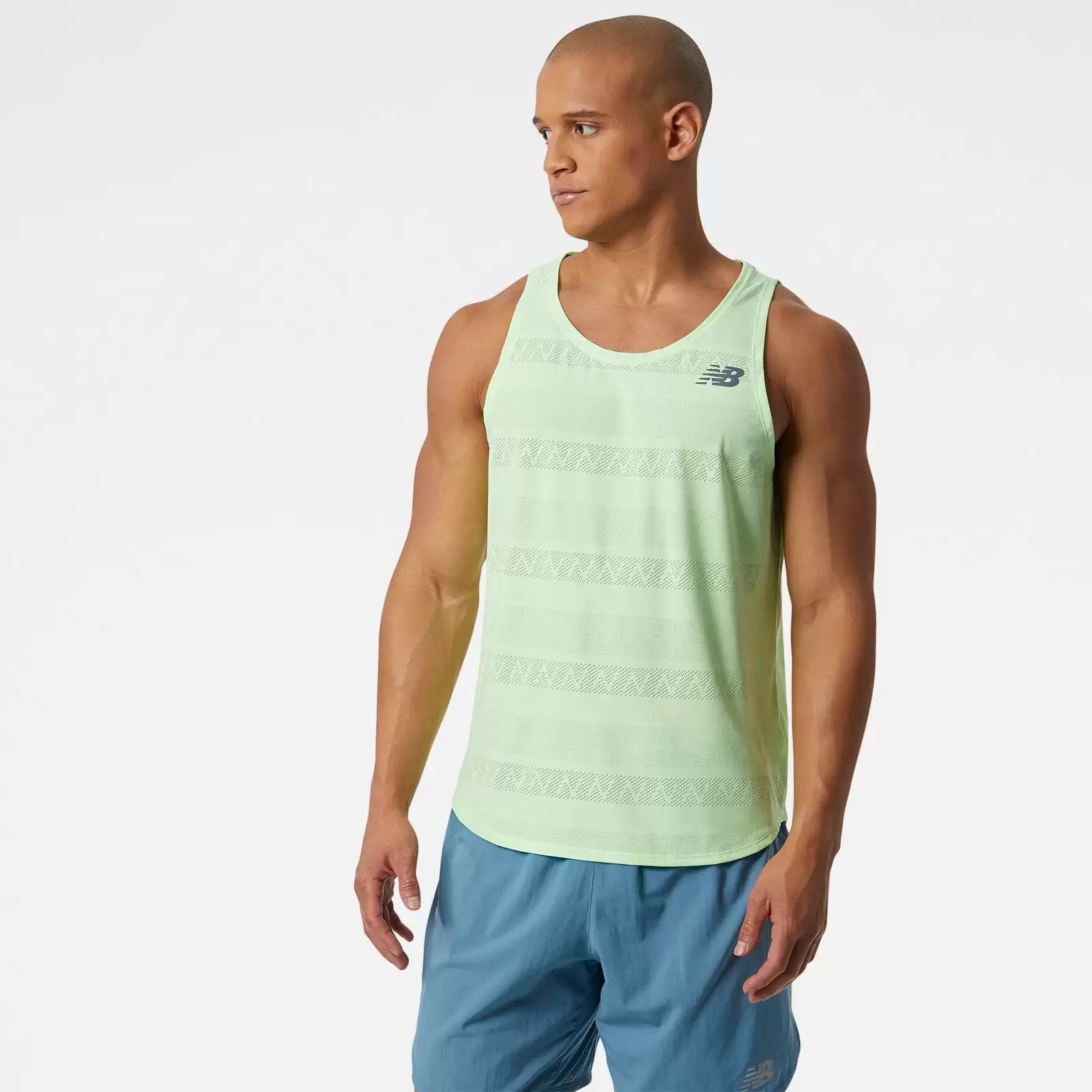 фото Майка мужская new balance q speed jacquard tank зеленая m