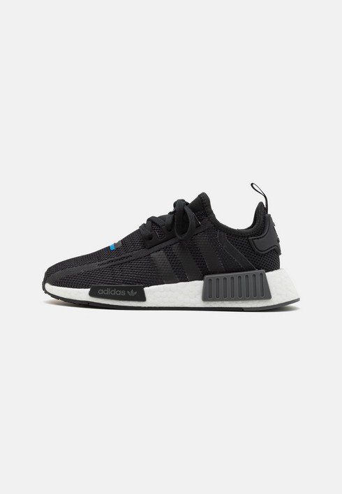 Кроссовки женские Adidas Originals Nmd_R1 Unisex черные 39 1/3 EU (доставка из-за рубежа), Черный, Nmd_R1 Unisex
Кроссовки женские Adidas Originals Nmd_R1 Unisex черные 39 1/3 EU (доставка из-за рубежа), Черный, Nmd_R1 Unisex