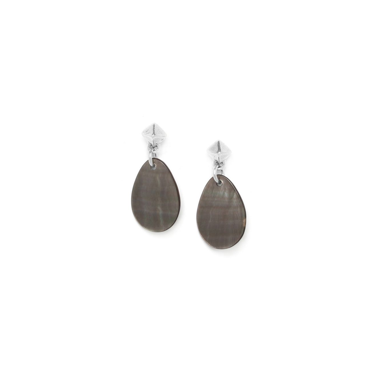 Серьги из бижутерного сплава с перламутром Nature Bijoux NB21.1-12-75345, NB21.1-12-75345
Серьги из бижутерного сплава с перламутром Nature Bijoux NB21.1-12-75345, NB21.1-12-75345