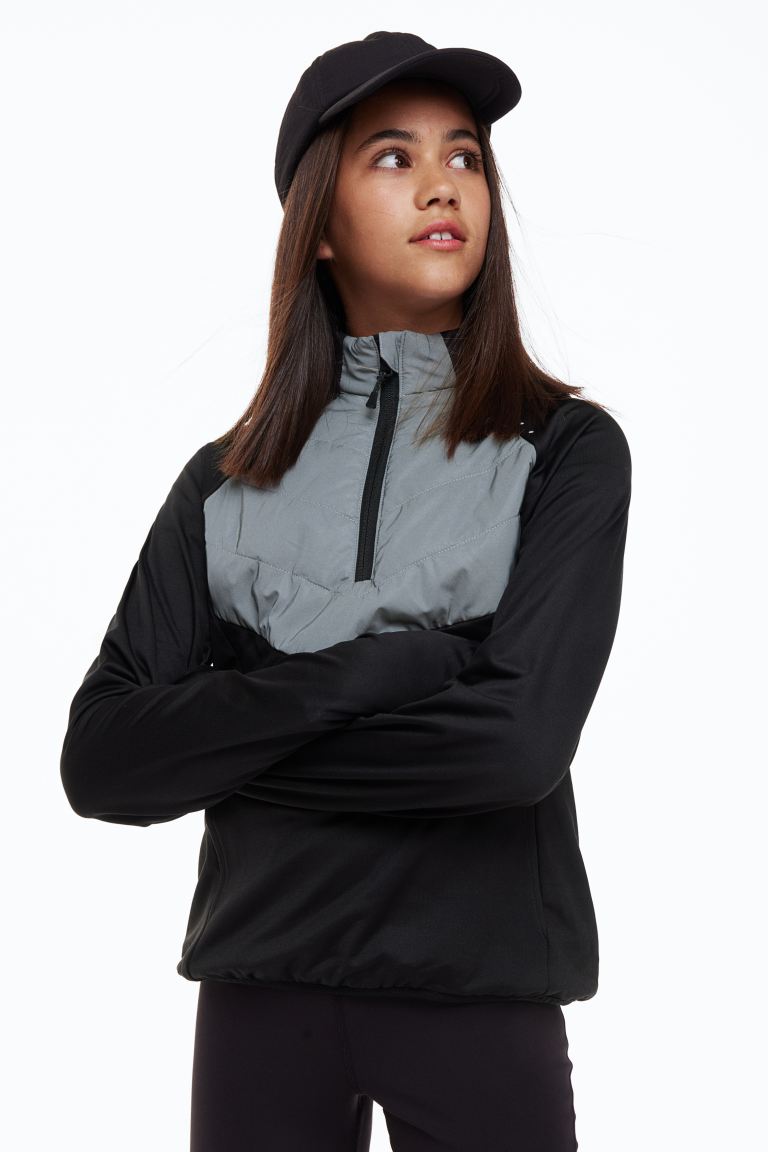 Толстовка детская H&M 1102089, черный/разноцветный, размер 122 (доставка из-за рубежа), 1102089
Толстовка детская H&M 1102089, черный/разноцветный, размер 122 (доставка из-за рубежа), 1102089