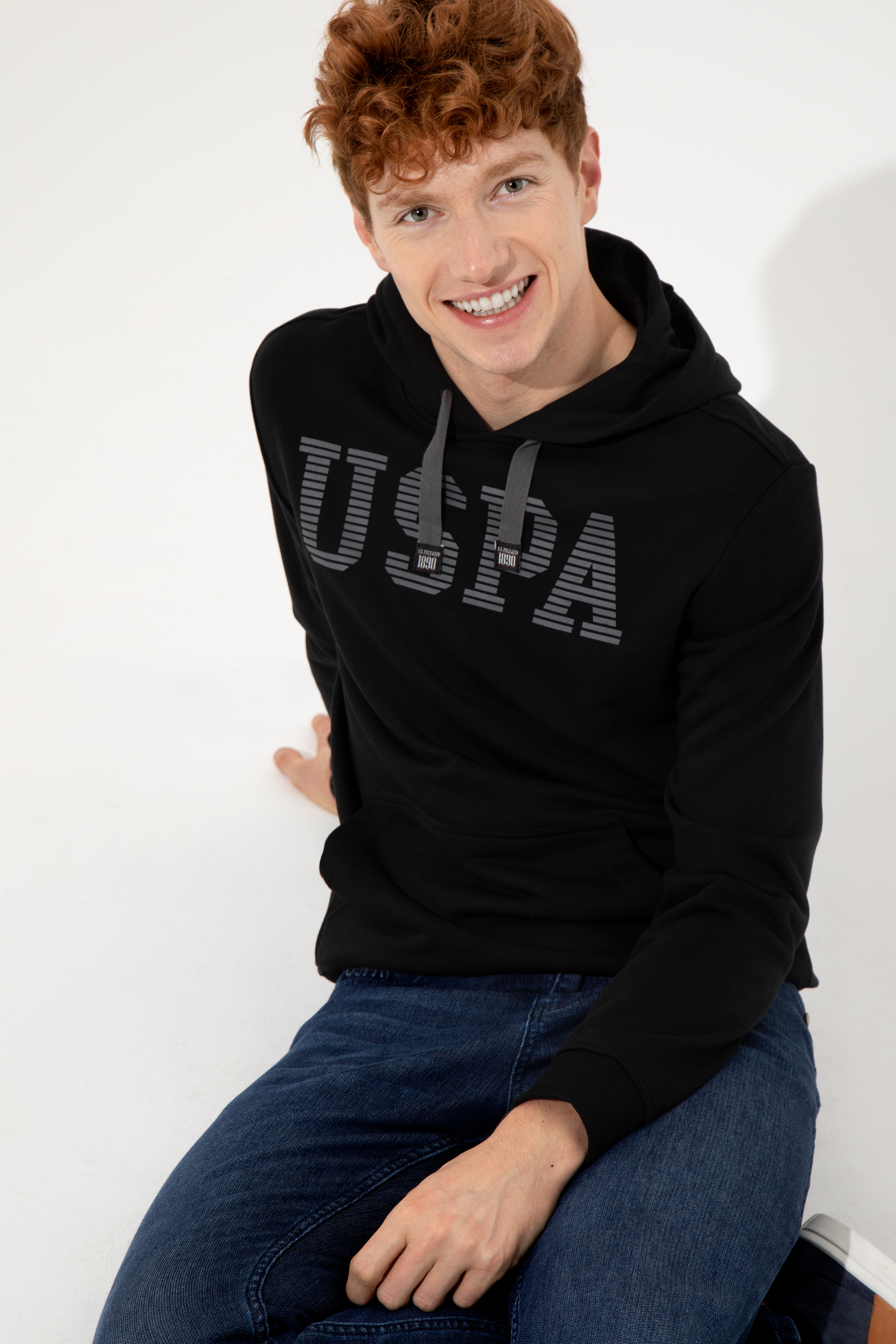 Худи мужское U.S. POLO Assn. G081SZ0820GUYSK022-E черное M, Черный, G081SZ0820GUYSK022-E
Худи мужское U.S. POLO Assn. G081SZ0820GUYSK022-E черное M, Черный, G081SZ0820GUYSK022-E