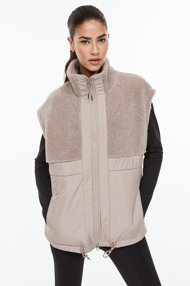 Утепленный жилет женский H&M 0903998005 серый M (доставка из-за рубежа), 0903998005
Утепленный жилет женский H&M 0903998005 серый M (доставка из-за рубежа), 0903998005