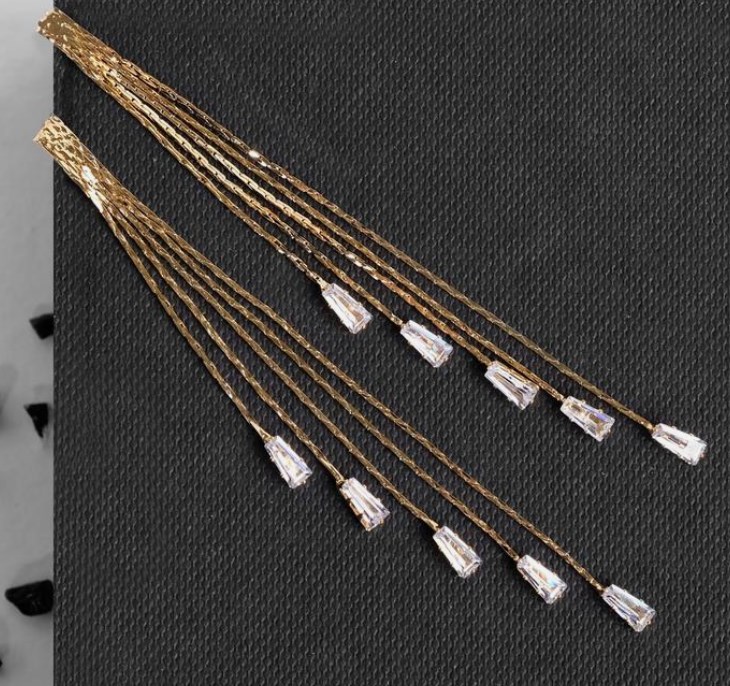 Серьги подвески из бижутерного сплава Queen Fair висячие, Селебрити, 5 нитей, стразы, висячие, со стразами, Селебрити, 5 нитей
Серьги подвески из бижутерного сплава Queen Fair висячие, Селебрити, 5 нитей, стразы, висячие, со стразами, Селебрити, 5 нитей
