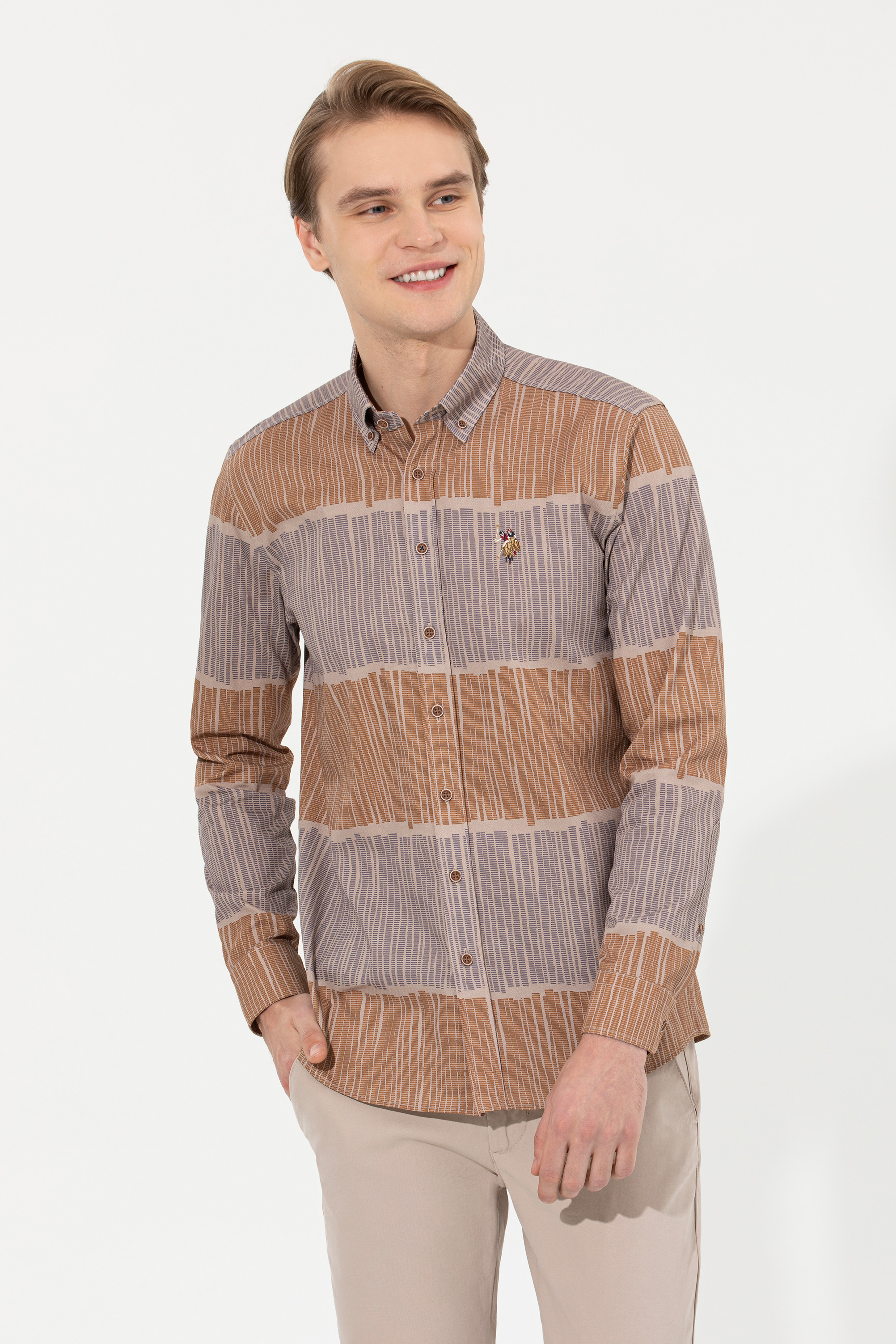 Рубашка мужская U.S. POLO Assn. G081SZ0040PUNCU коричневая M, Коричневый, G081SZ0040PUNCU
Рубашка мужская U.S. POLO Assn. G081SZ0040PUNCU коричневая M, Коричневый, G081SZ0040PUNCU