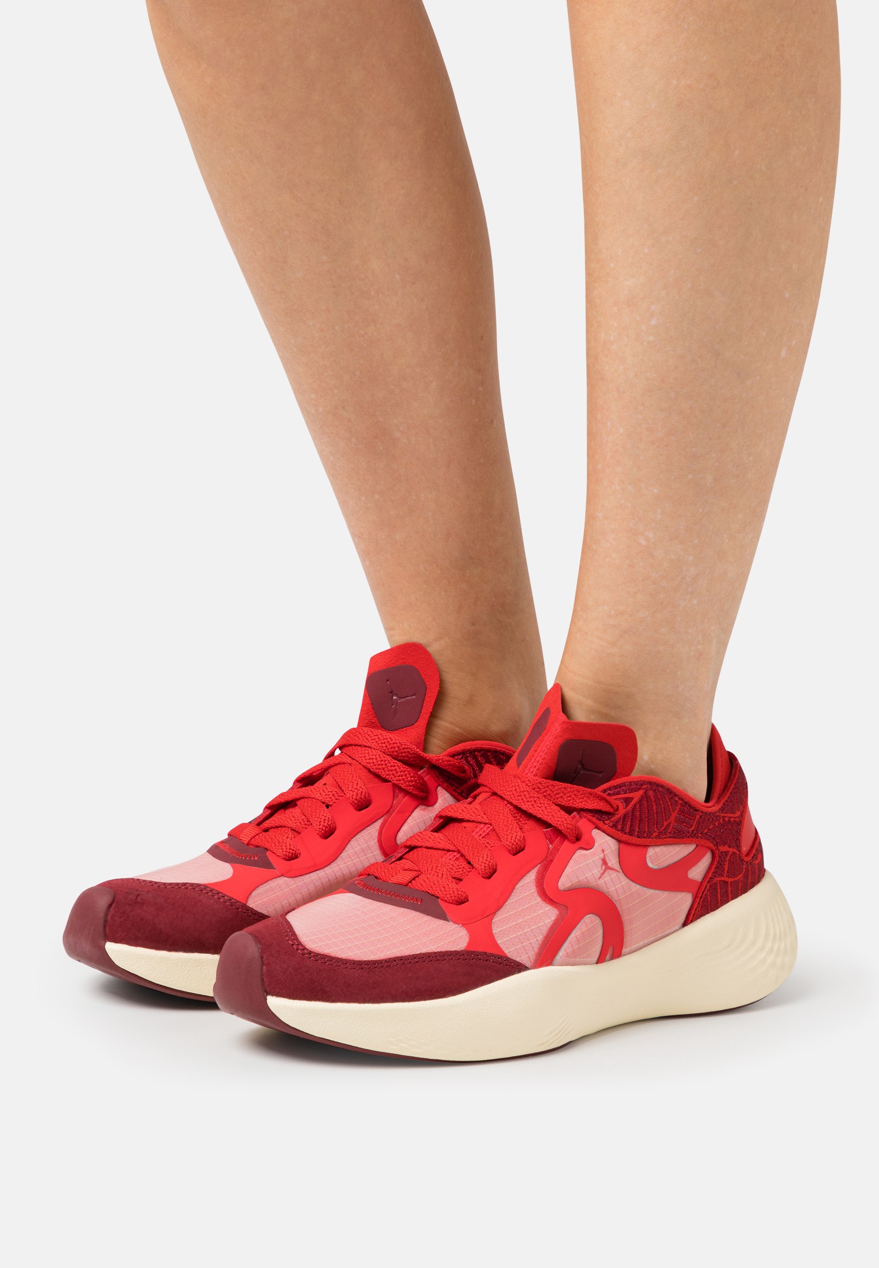 Кроссовки женские Jordan Wmns Delta 3 Low Se красные 36 EU (доставка из-за рубежа), Красный, Wmns Delta 3 Low Se
Кроссовки женские Jordan Wmns Delta 3 Low Se красные 36 EU (доставка из-за рубежа), Красный, Wmns Delta 3 Low Se