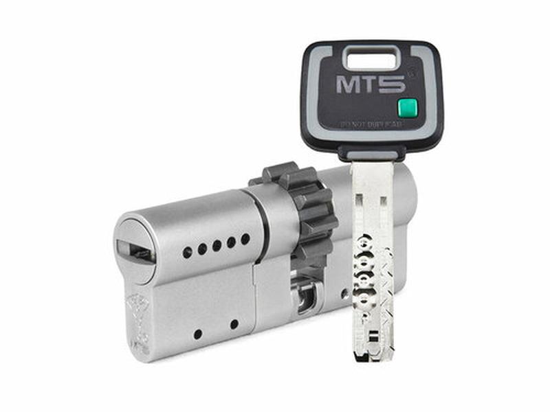 Цилиндр Mul-t-Lock MT5+ ключ-ключ (размер 65х55 мм) - Никель, Шестеренка (3 ключа), Серебристый
Цилиндр Mul-t-Lock MT5+ ключ-ключ (размер 65х55 мм) - Никель, Шестеренка (3 ключа), Серебристый