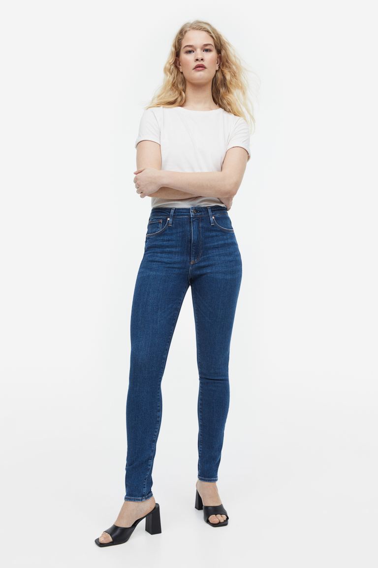 Джинсы женские H&M 0986343020 синие 40 EU (доставка из-за рубежа), Синий, 0986343020
Джинсы женские H&M 0986343020 синие 40 EU (доставка из-за рубежа), Синий, 0986343020