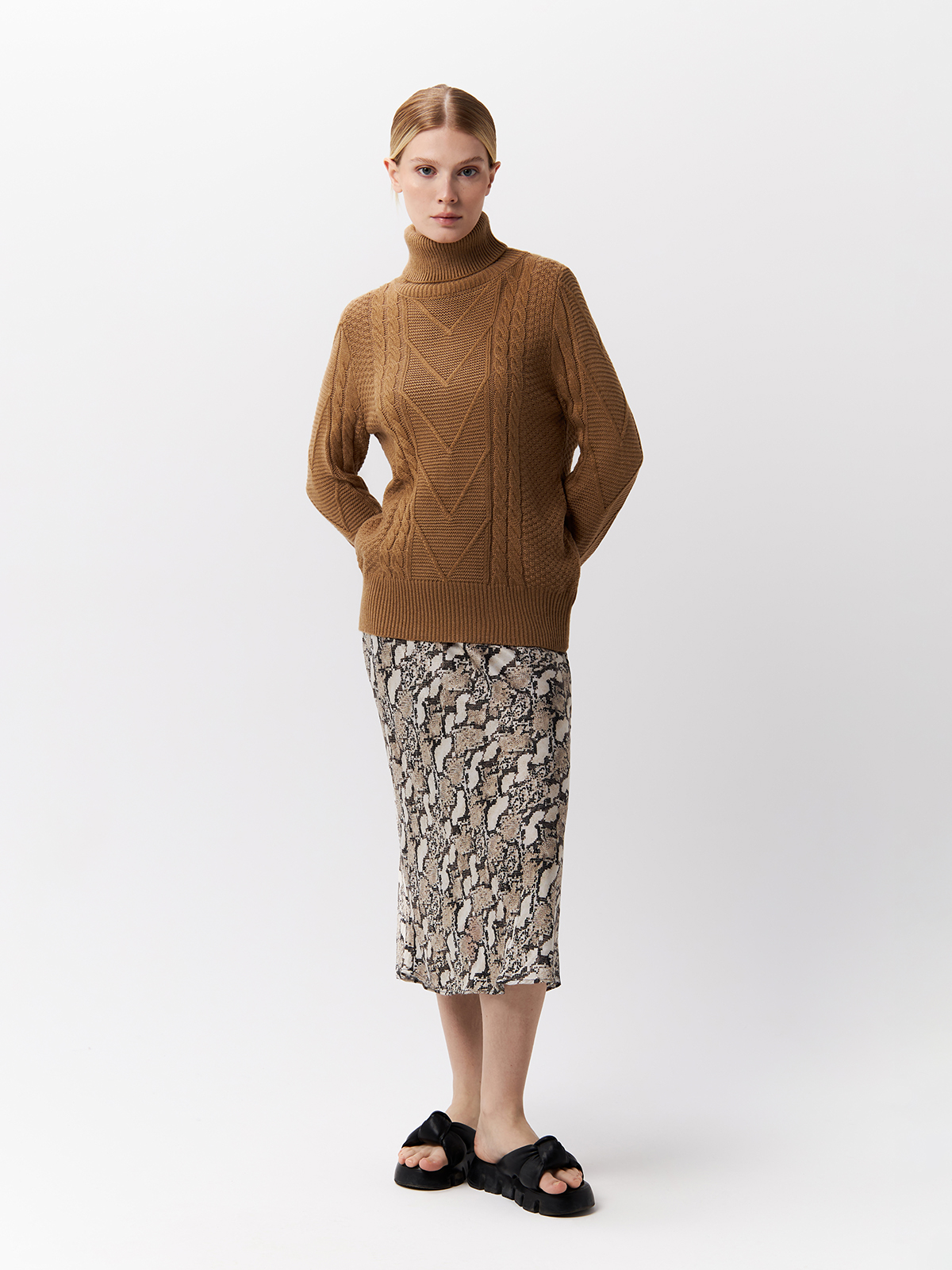 Свитер женский C&Jo CJF759 коричневый M, CJF759
Свитер женский C&Jo CJF759 коричневый M, CJF759