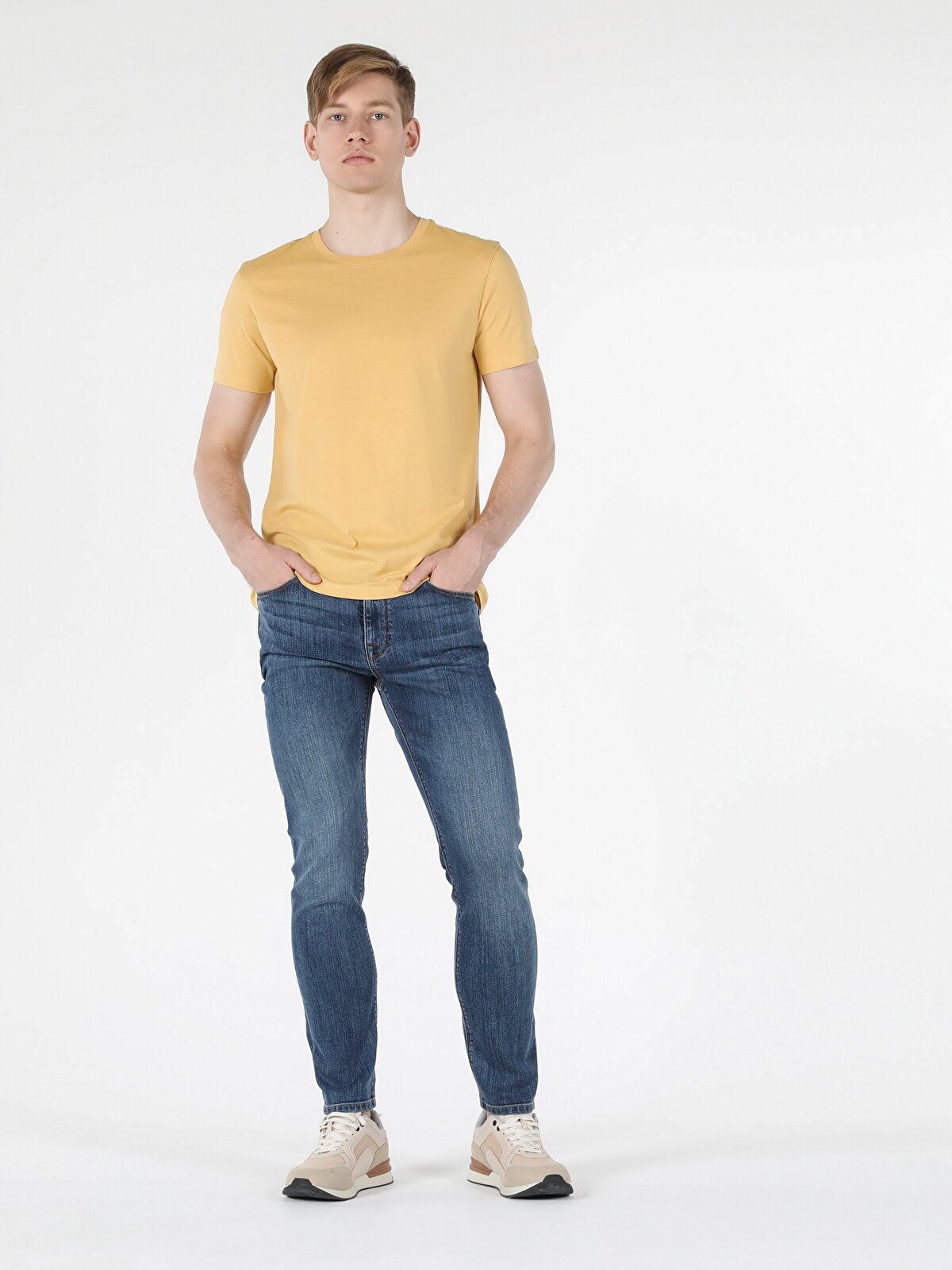 Футболка мужская Colins CLTKTTSHM0022575_Q1.V1_DYL желтая XXL, Желтый, CLTKTTSHM0022575_Q1.V1_DYL
Футболка мужская Colins CLTKTTSHM0022575_Q1.V1_DYL желтая XXL, Желтый, CLTKTTSHM0022575_Q1.V1_DYL