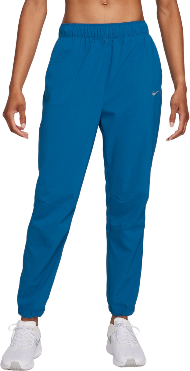 Спортивные брюки женские Nike W NK FAST DF WRM MR 7/8 PNT синие M, Синий, W NK FAST DF WRM MR 7/8 PNT
Спортивные брюки женские Nike W NK FAST DF WRM MR 7/8 PNT синие M, Синий, W NK FAST DF WRM MR 7/8 PNT