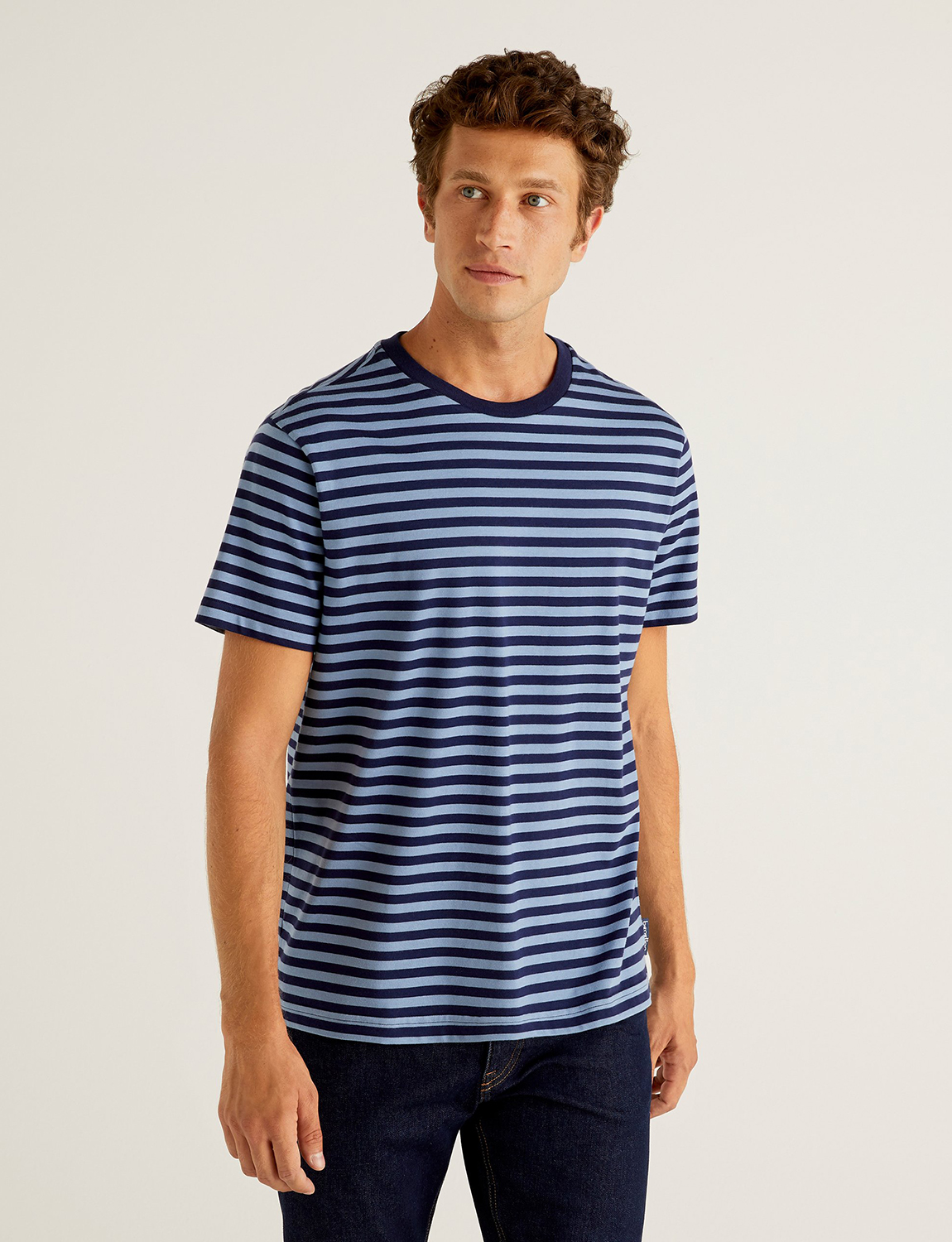 Футболка мужская United Colors of Benetton 21A_31BSJ1AI1 разноцветная M, 21A_31BSJ1AI1
Футболка мужская United Colors of Benetton 21A_31BSJ1AI1 разноцветная M, 21A_31BSJ1AI1