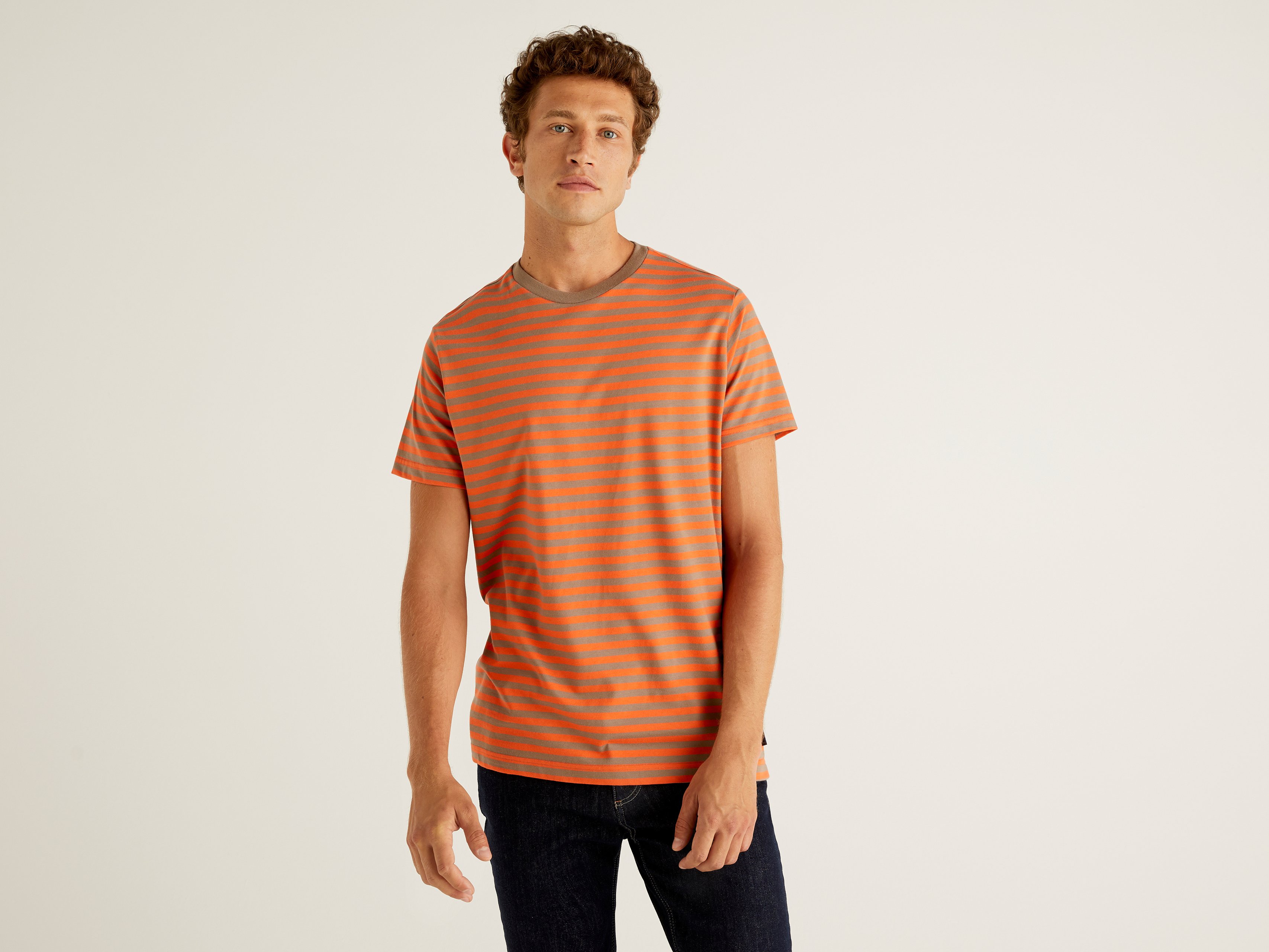 Футболка мужская United Colors of Benetton 21A_31BSJ1AI1 разноцветная S, 21A_31BSJ1AI1
Футболка мужская United Colors of Benetton 21A_31BSJ1AI1 разноцветная S, 21A_31BSJ1AI1